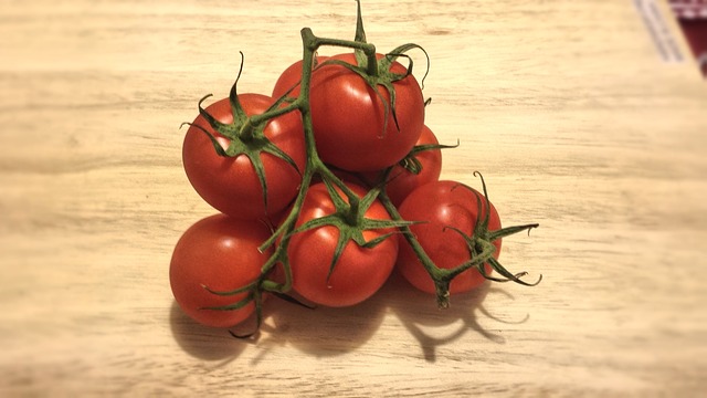 tomatoes-659065_640